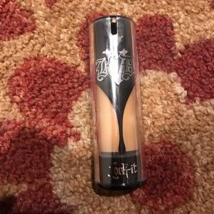 Kay Von D Lock-it Foundation